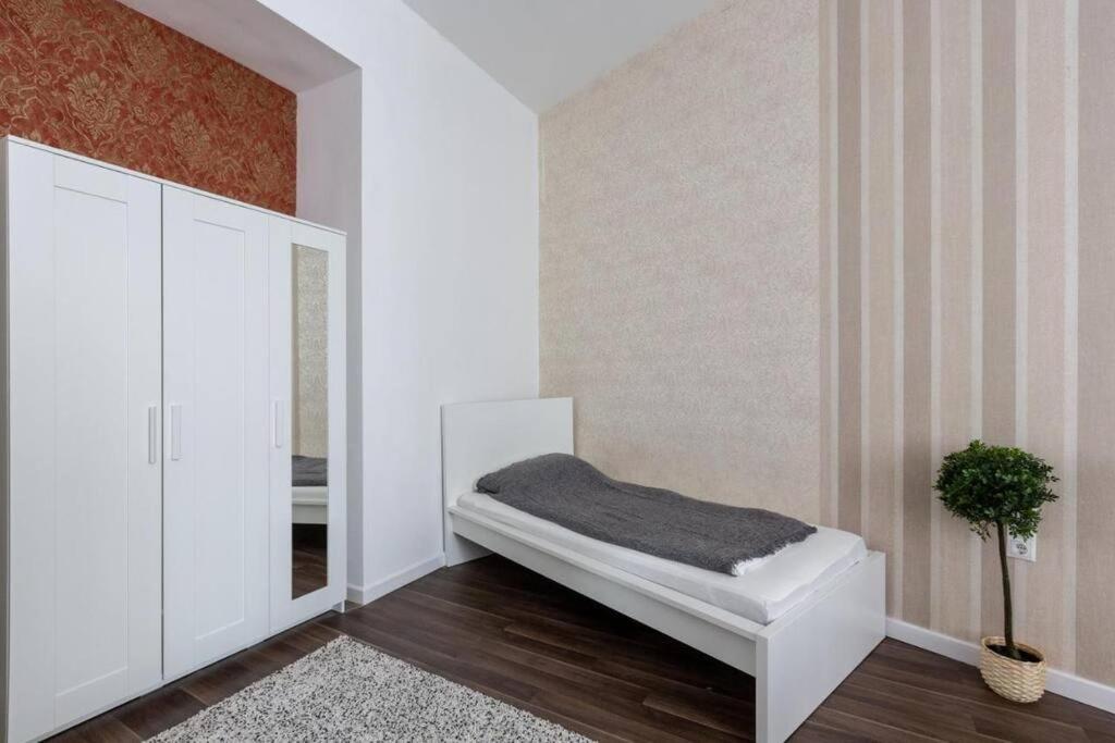 Chic, Captivating Space Budapest Exterior photo